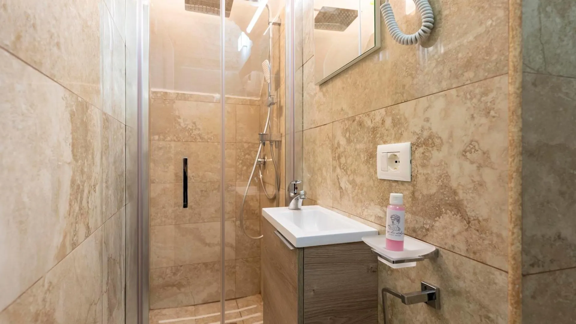 Largo Dei Librari Guesthouse Рим